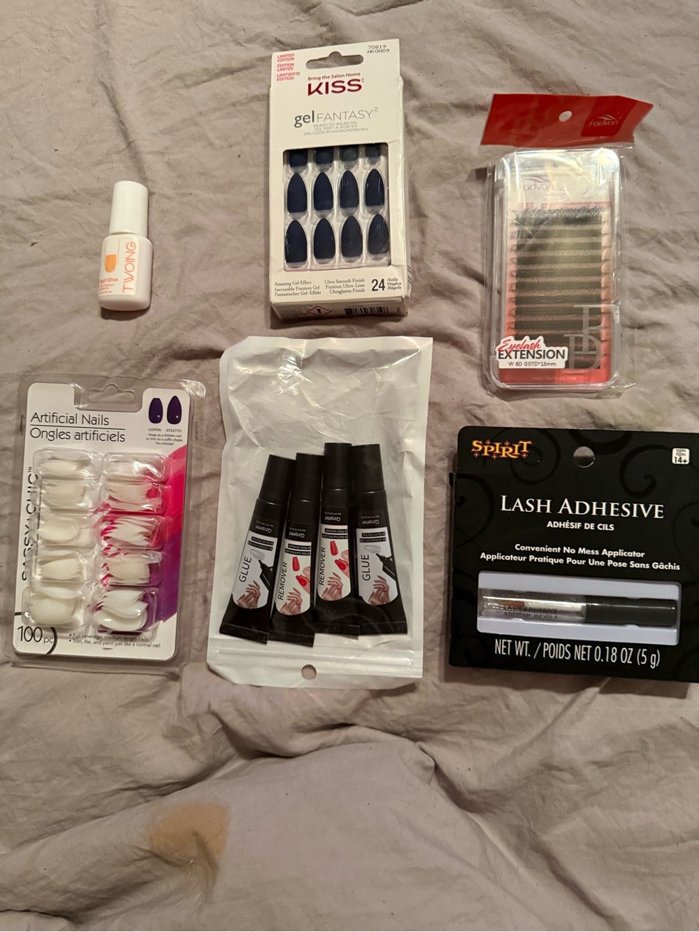 Kiss Navy & White Gel Fantasy Press-On Nails with Lash Extension Kit